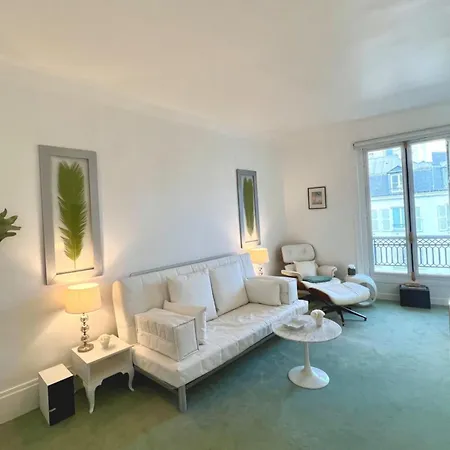 Διαμέρισμα Bright And Well-decorated Parisian-style Nest