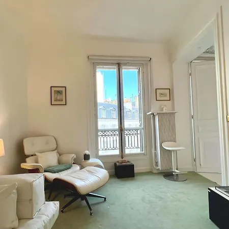 Διαμέρισμα Bright And Well-decorated Parisian-style Nest *