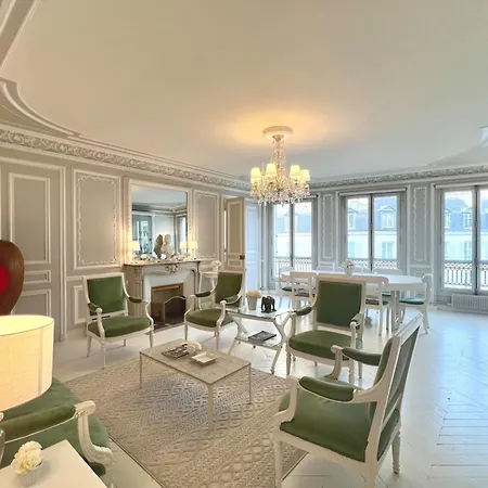 Bright And Well-decorated Parisian-style Nest Διαμέρισμα *
