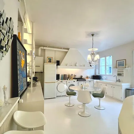 Διαμέρισμα Bright And Well-decorated Parisian-style Nest Παρίσι